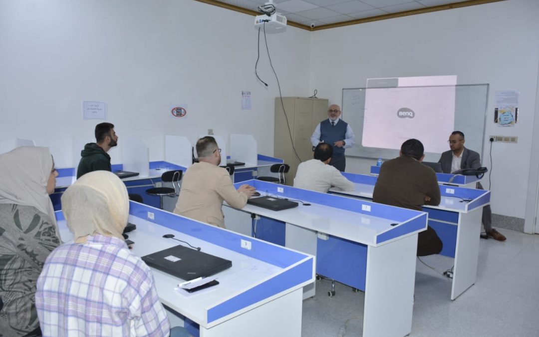 قسم علوم الحاسوب يقيم دورة تعليم أساسيات الحاسوب.